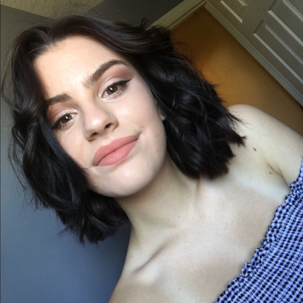 Meet your Posher, Hailey